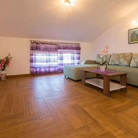 In 39172 Apartment