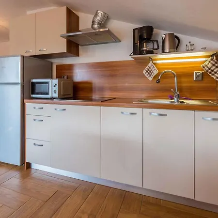 In 39172 Apartment Crikvenica