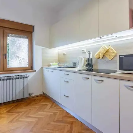 In 39172 Apartment *