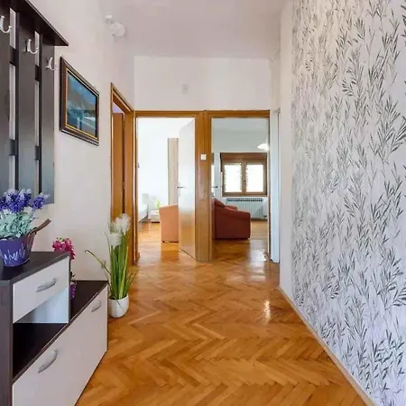 In 39172 Apartment
